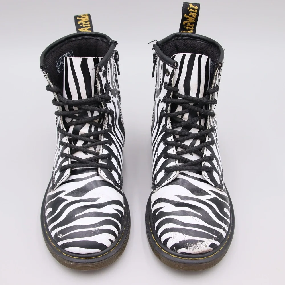 Dr. Martens Delaney Youth Sz 3 US Zebra Print Ankle Boots Ankle Lace Up Side Zip